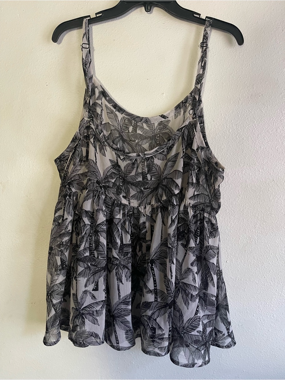 torrid Black & White Palm-Print Tiered Spaghetti-Strap Camisole